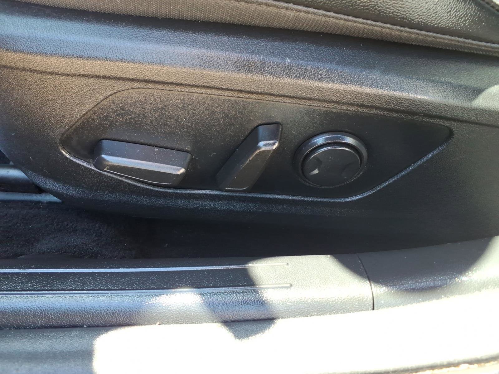 Used 2022 Hyundai Elantra Limited image 18