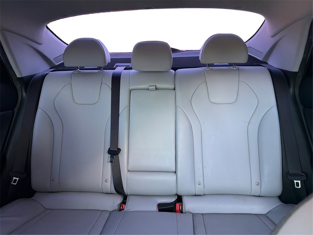 Used 2022 Hyundai Elantra Limited w/ Cargo Package image 15