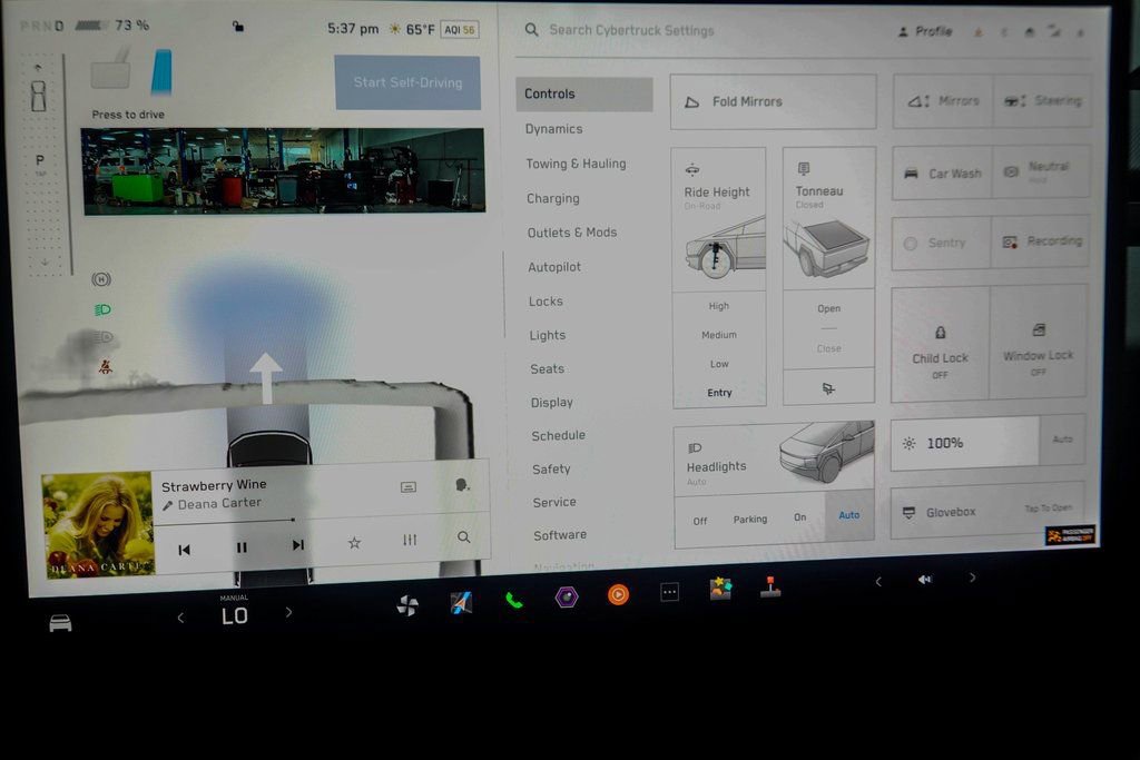 Used 2025 Tesla Cybertruck AWD Crew Cab image 35