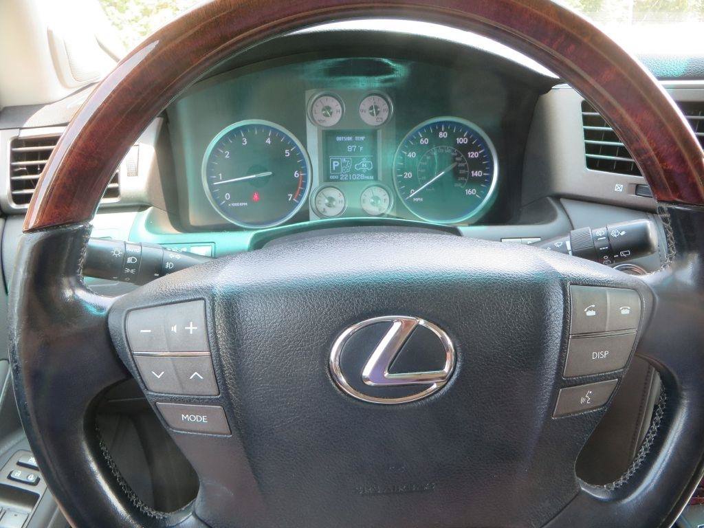 Used 2009 Lexus LX 570 4WD image 12
