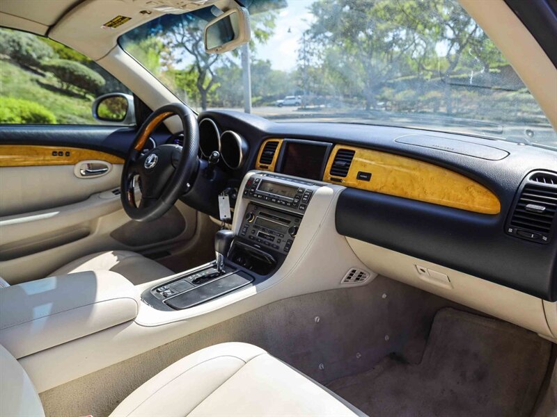 Used 2002 Lexus SC 430 Convertible RWD image 17