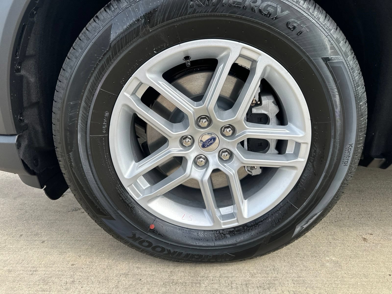 New 2026 Ford Explorer Active w/ Active Comfort Package RWD image 10