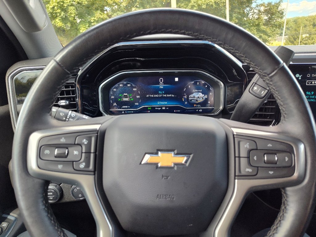 Used 2022 Chevrolet Silverado 1500 LT AWD/4WD image 17
