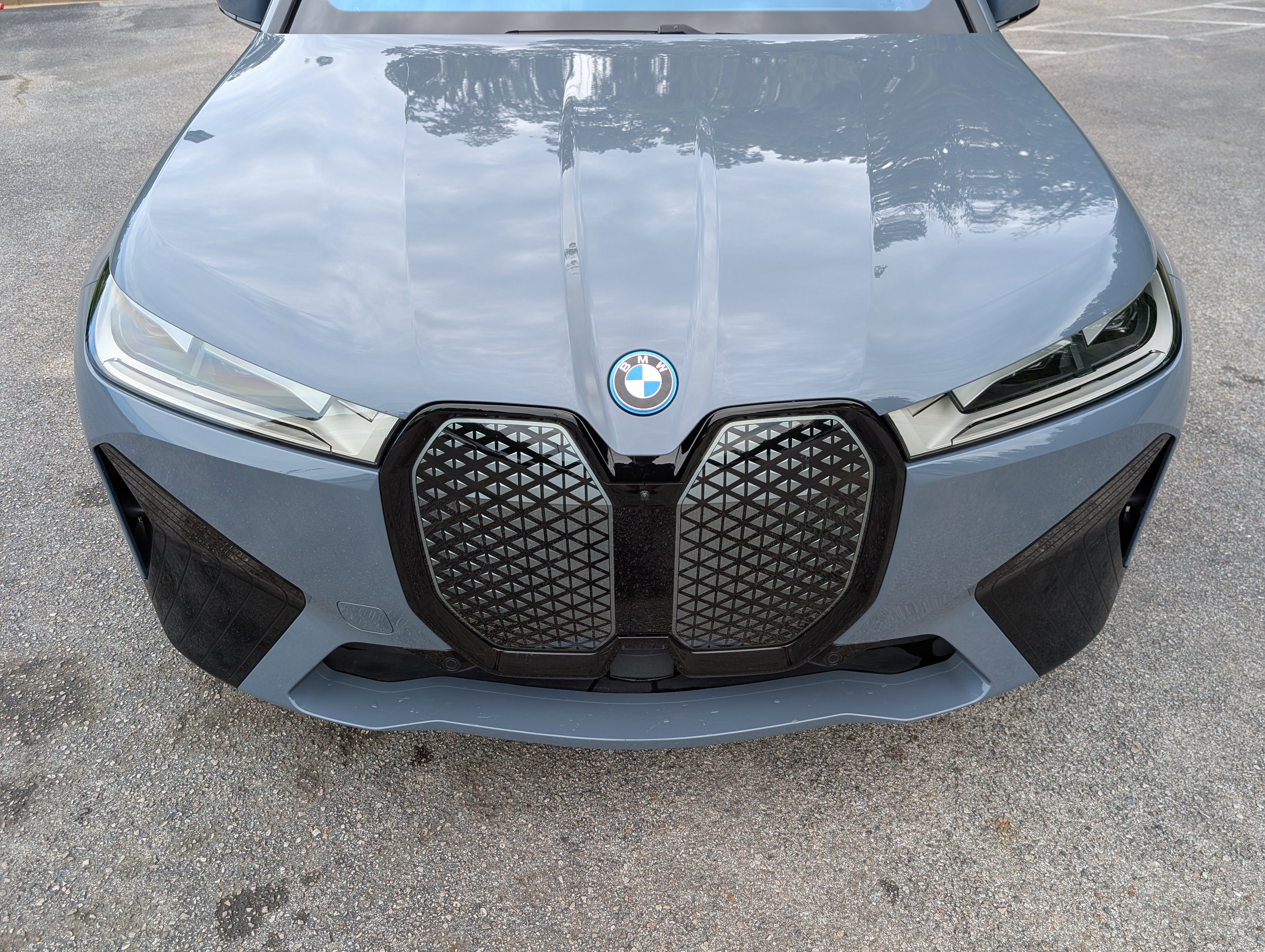 Used 2023 BMW iX xDrive50 w/ Premium Package AWD/4WD image 12