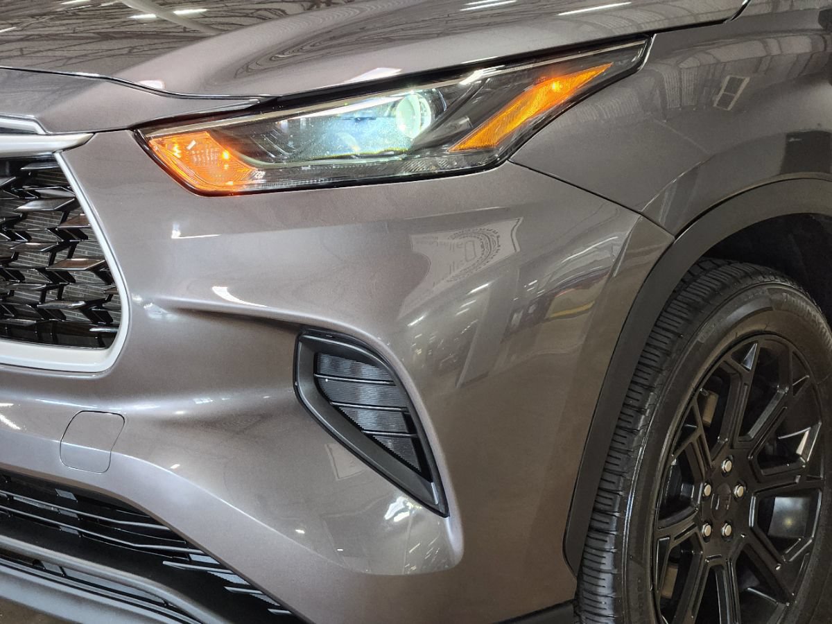 Used 2022 Toyota Highlander L FWD image 14