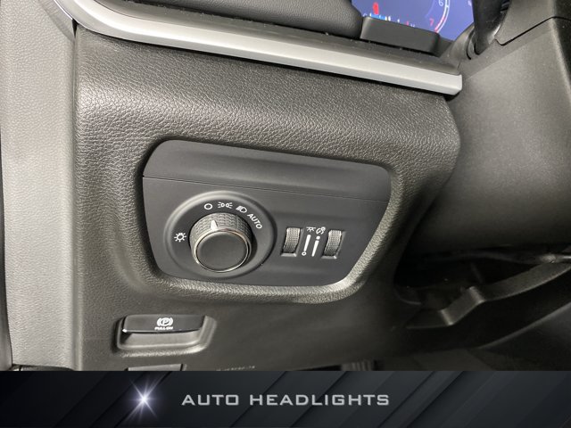 Used 2023 Jeep Grand Cherokee L Altitude AWD/4WD image 25
