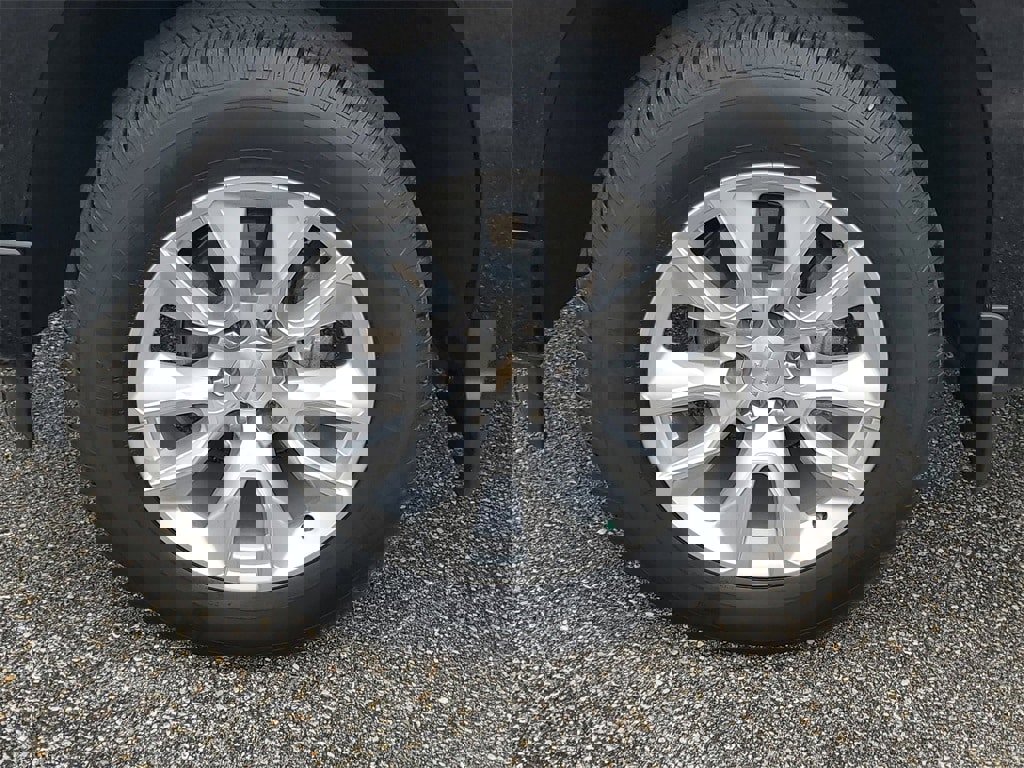 Used 2025 Chevrolet Silverado 1500 Custom image 29