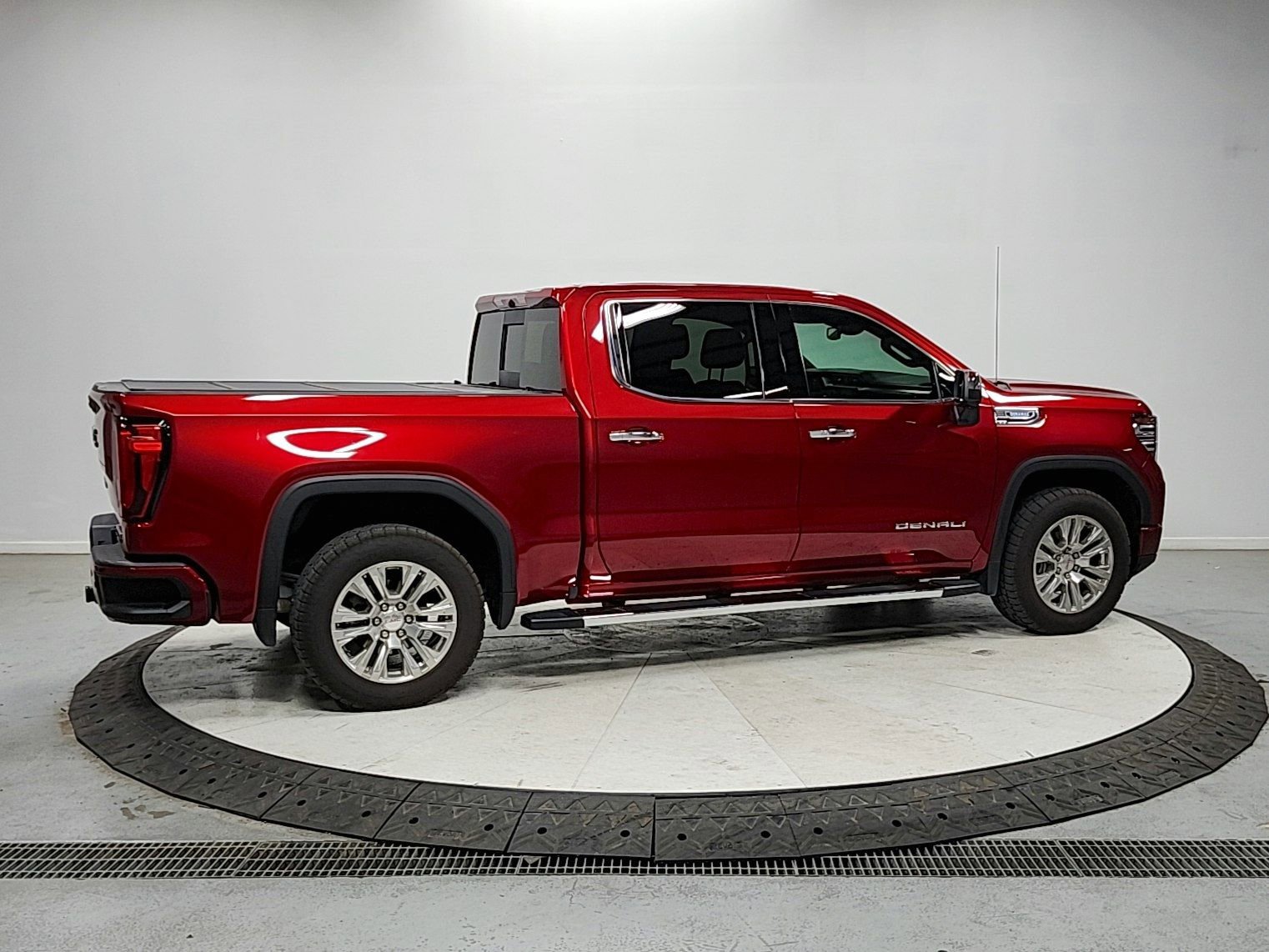 Used 2023 GMC Sierra 1500 Denali AWD/4WD image 7