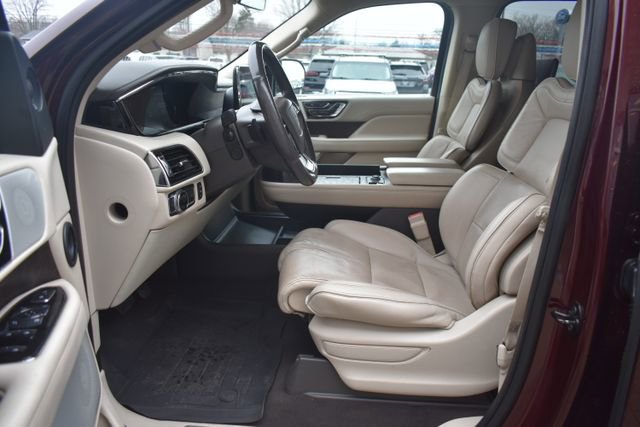 Used 2018 Lincoln Navigator L Reserve w/ Technology Package AWD/4WD image 19