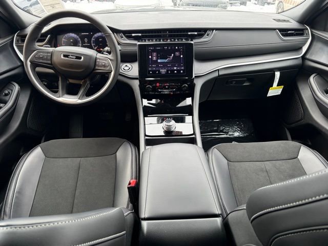 New 2025 Jeep Grand Cherokee 4WD image 33