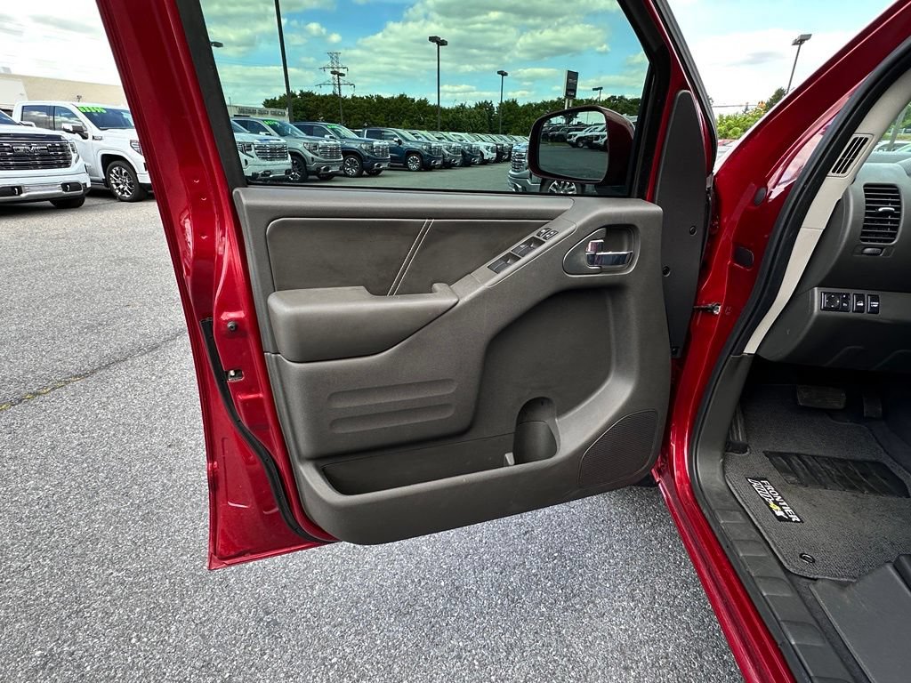 Used 2021 Nissan Frontier PRO-4X w/ Pro-4x Utility Package AWD/4WD image 23