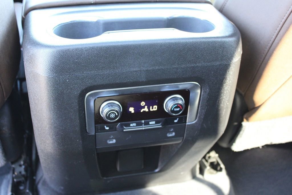Used 2021 Chevrolet Suburban High Country image 28