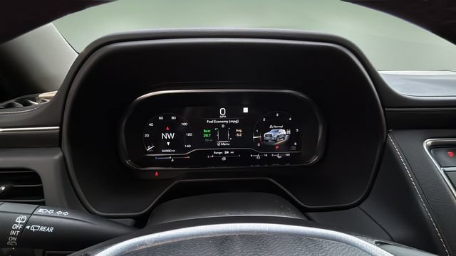 Used 2023 GMC Yukon XL SLT AWD/4WD image 15