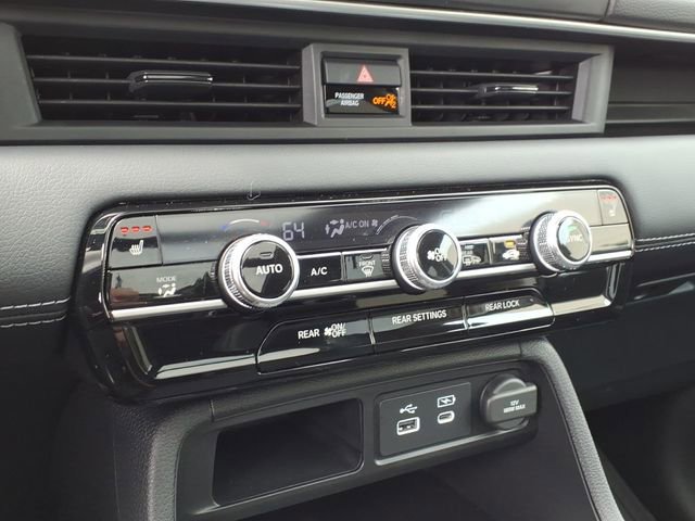 Certified 2025 Honda Pilot Touring image 18