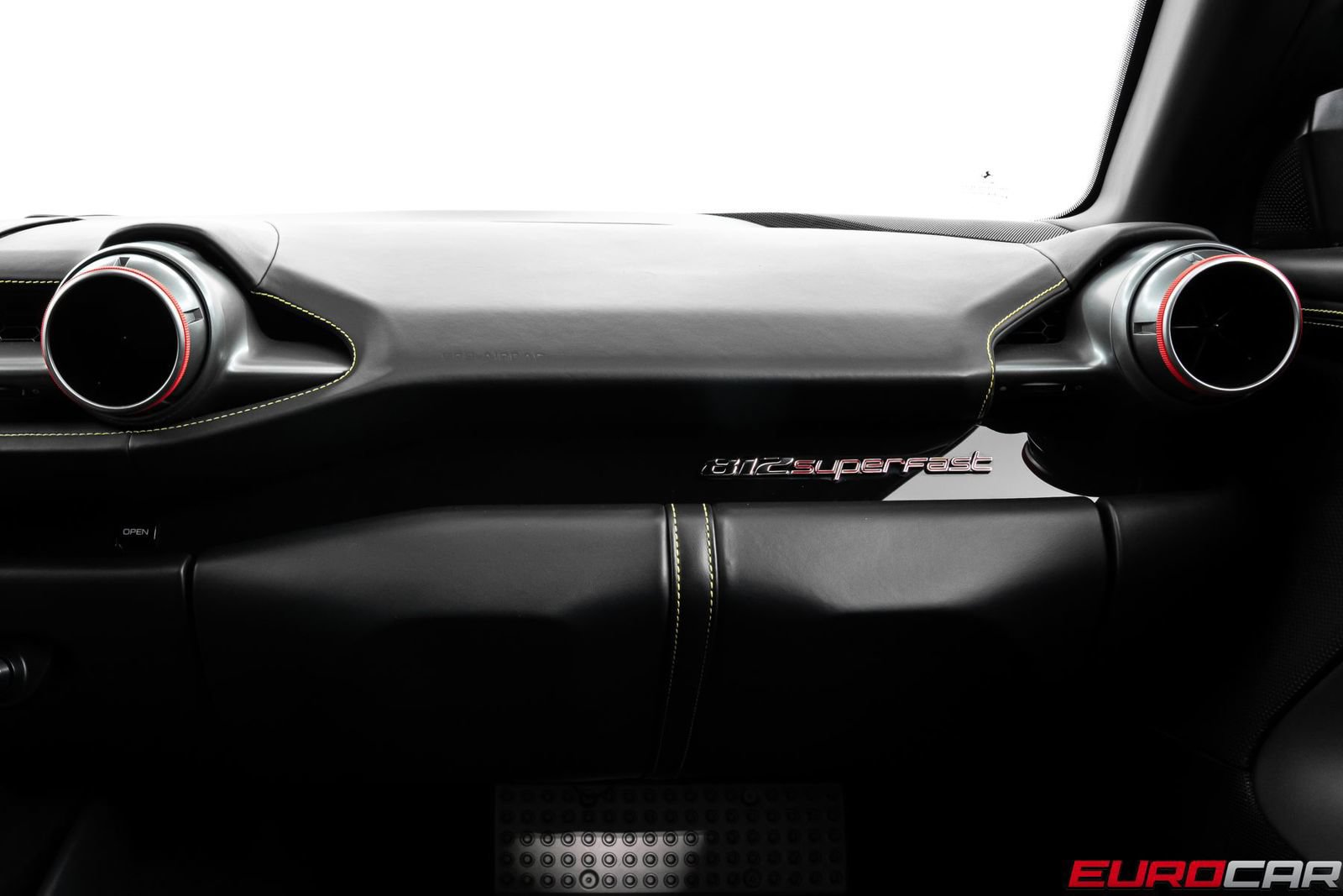 Used 2020 Ferrari 812 Superfast RWD image 36