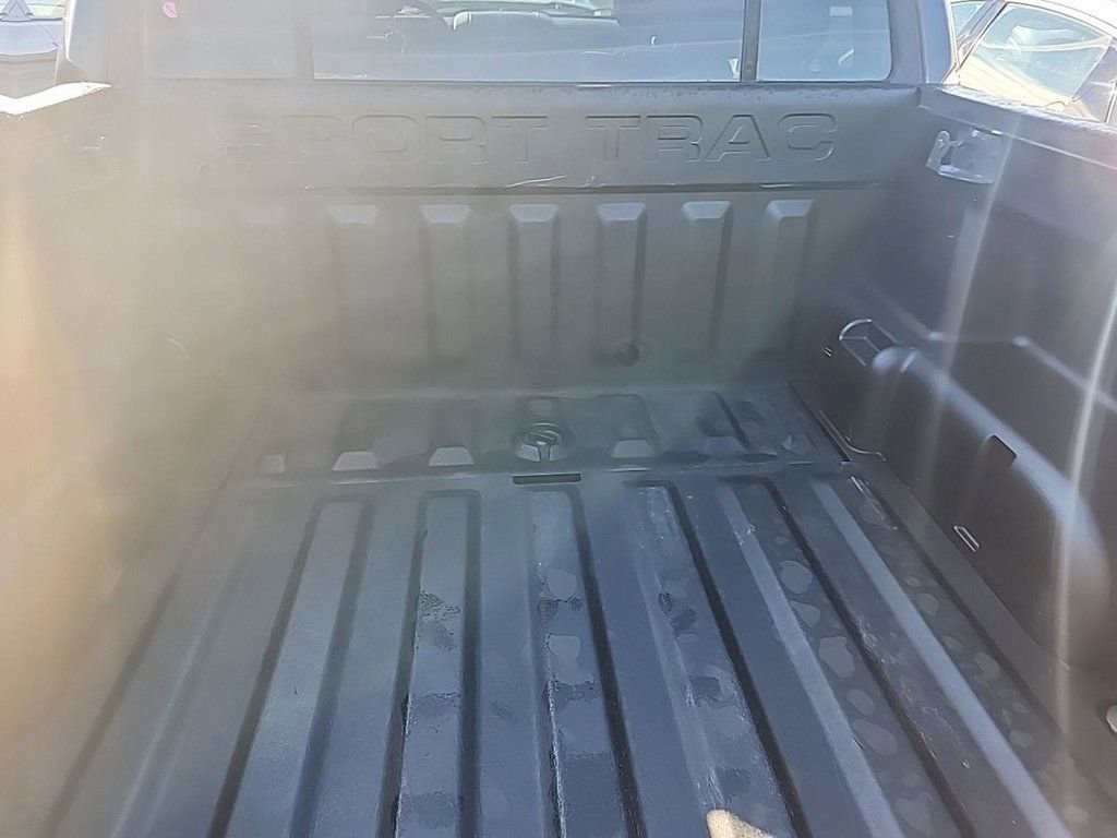 Used 2010 Ford Explorer Sport Trac Limited image 5