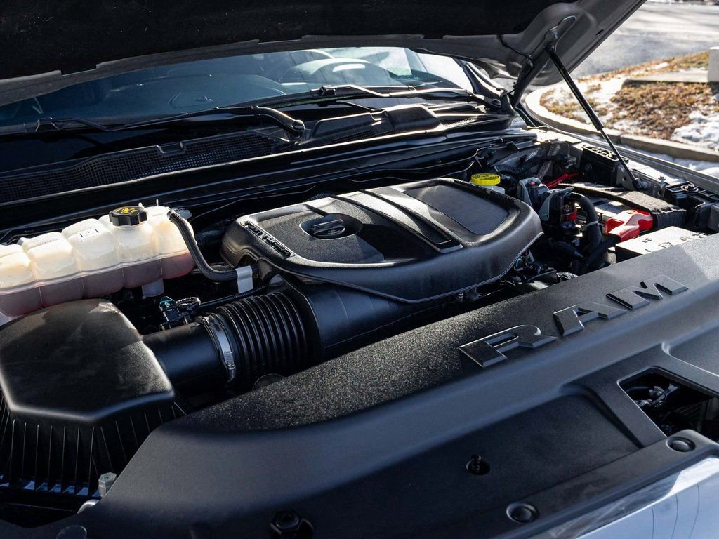Used 2025 RAM 1500 Laramie image 32