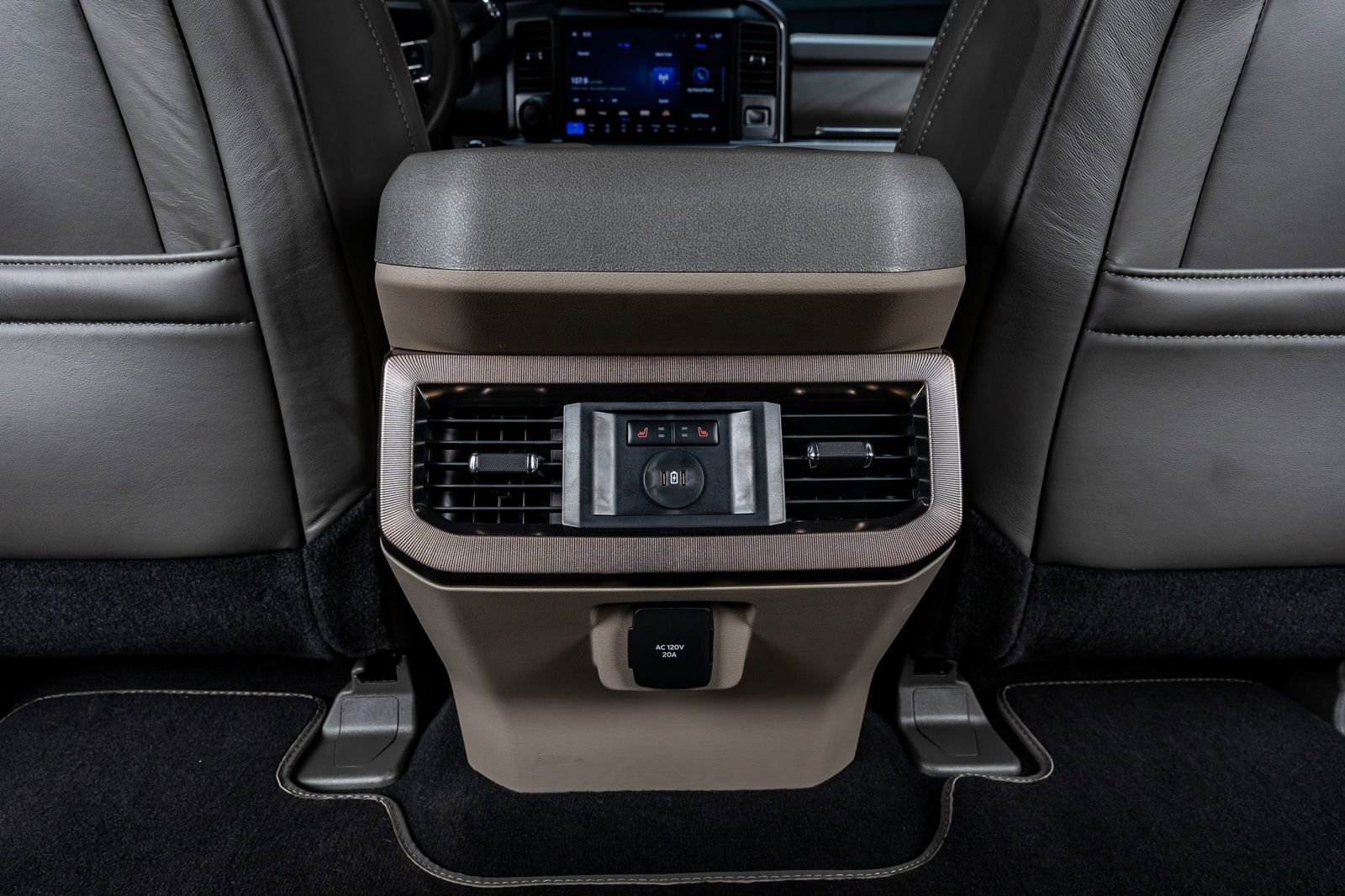 Used 2025 Ford F450 Platinum w/ Platinum Plus Package image 33