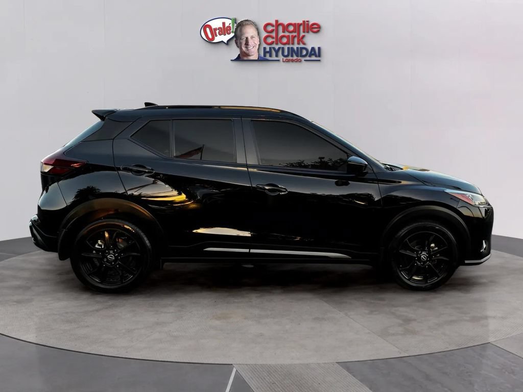 Used 2023 Nissan Kicks SR w/ SR Premium Package FWD image 6