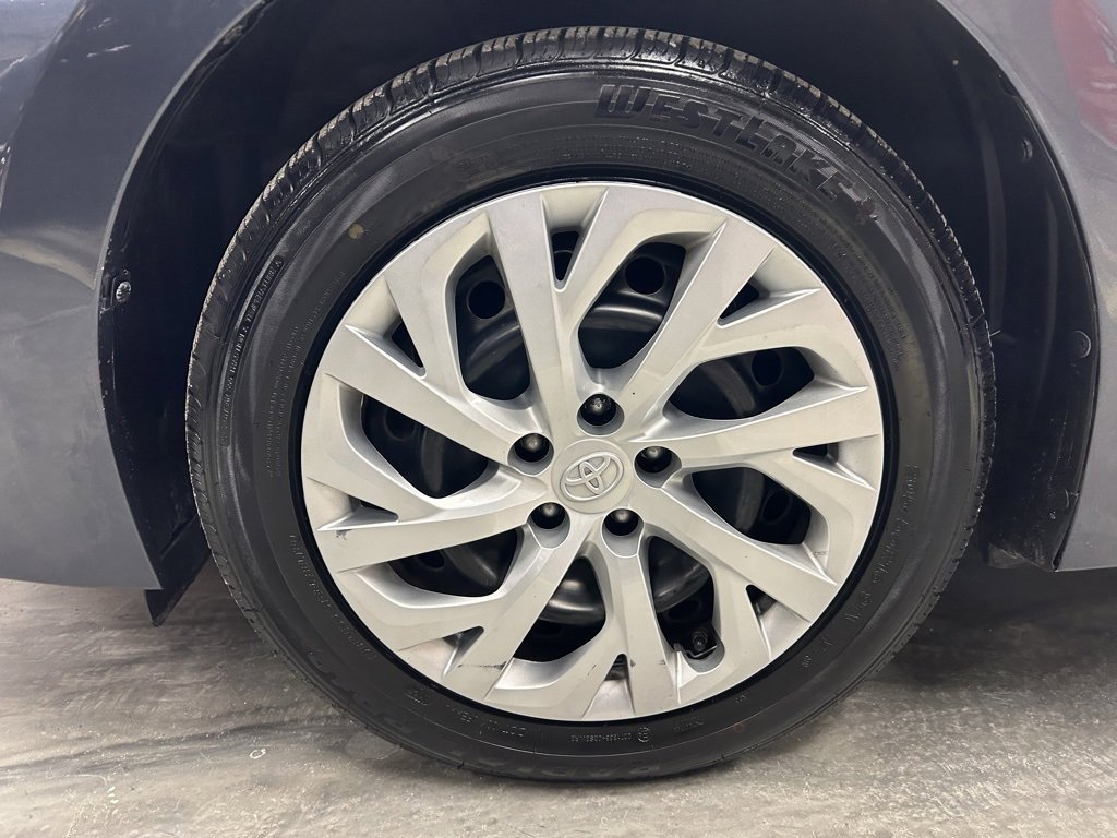 Used 2018 Toyota Corolla LE image 19