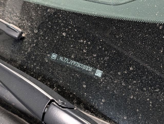 Used 2025 Chevrolet Trax RS image 27