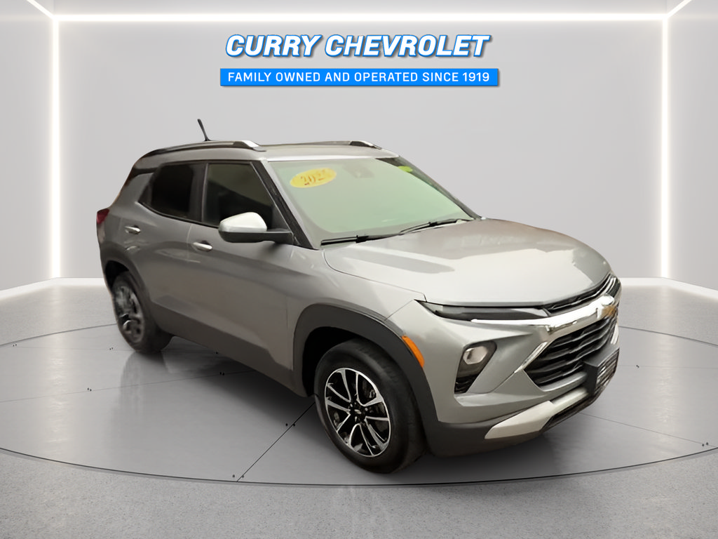 Used 2025 Chevrolet TrailBlazer LT w/ Driver Confidence Package AWD/4WD image 1