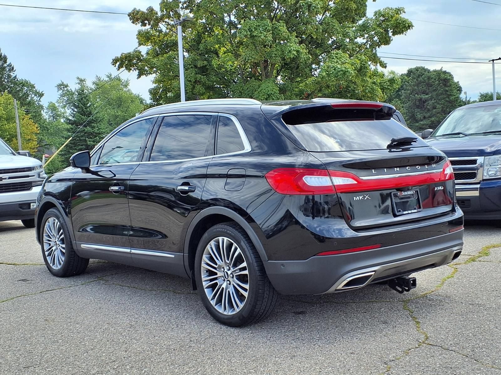 Used 2017 Lincoln MKX Reserve w/ Luxury Package AWD/4WD image 7