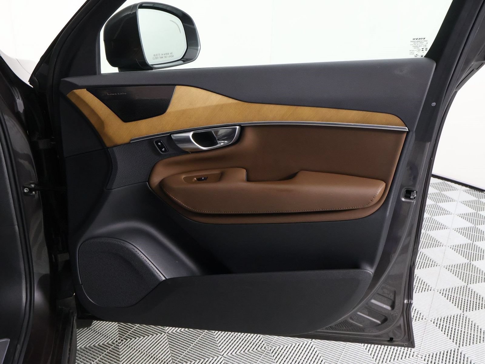 Certified 2024 Volvo XC90 T8 Plus w/ Protection Package Premier AWD/4WD image 21