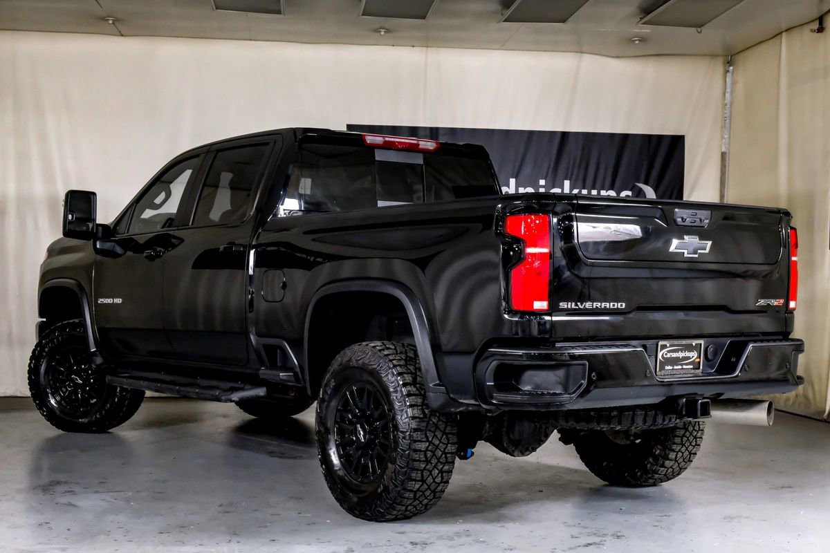 Used 2025 Chevrolet Silverado 2500 ZR2 w/ Technology Package image 10