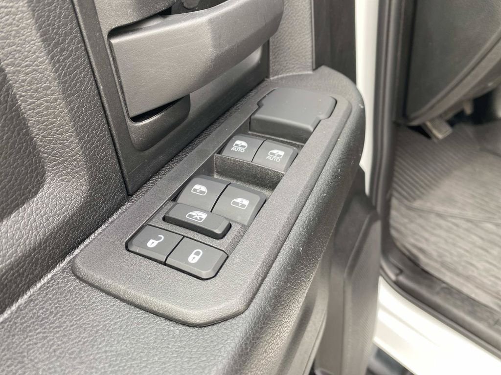 Used 2026 RAM 2500 Tradesman w/ Chrome Appearance Group AWD/4WD image 18