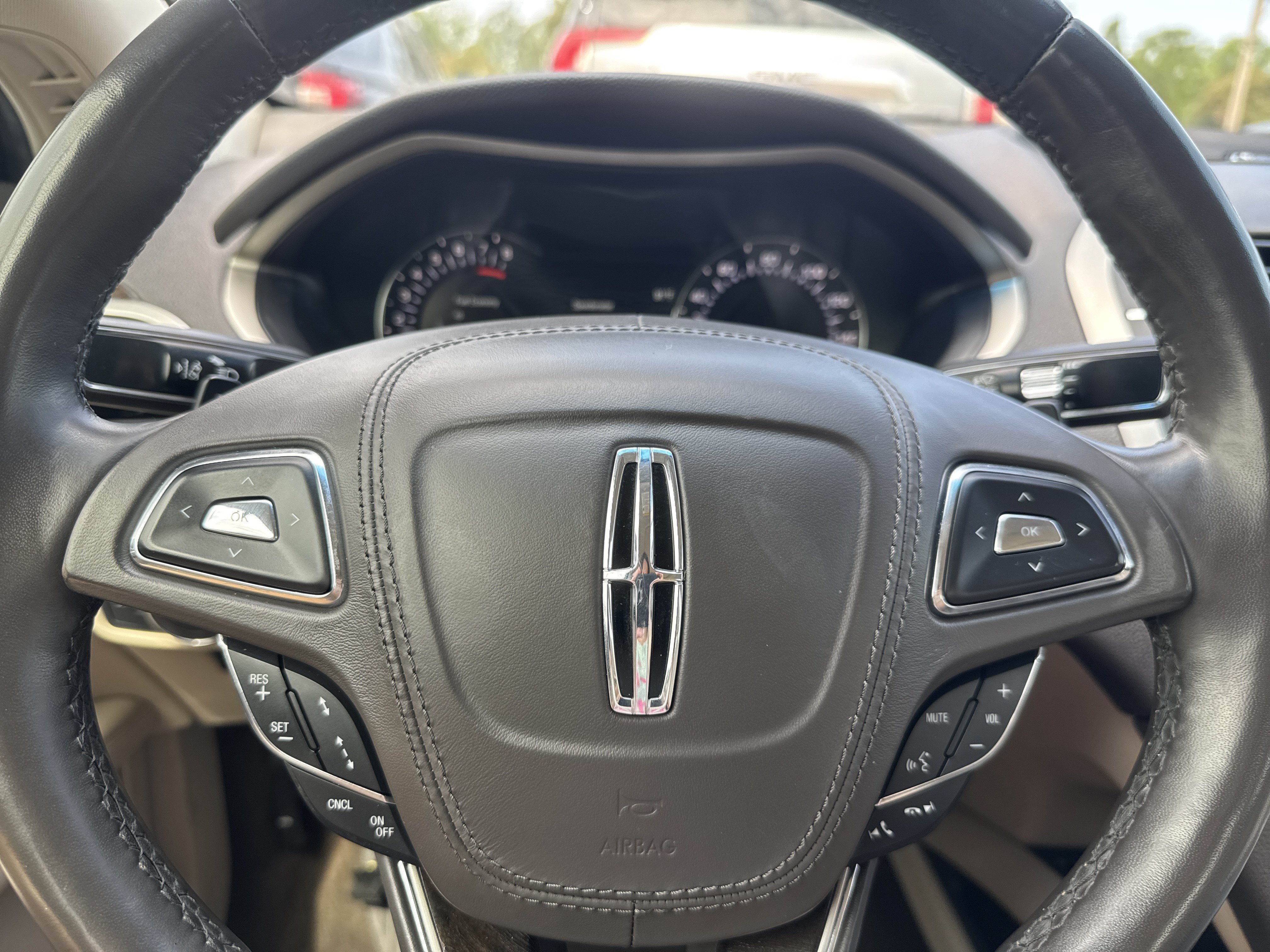 Used 2019 Lincoln MKZ Reserve FWD image 16