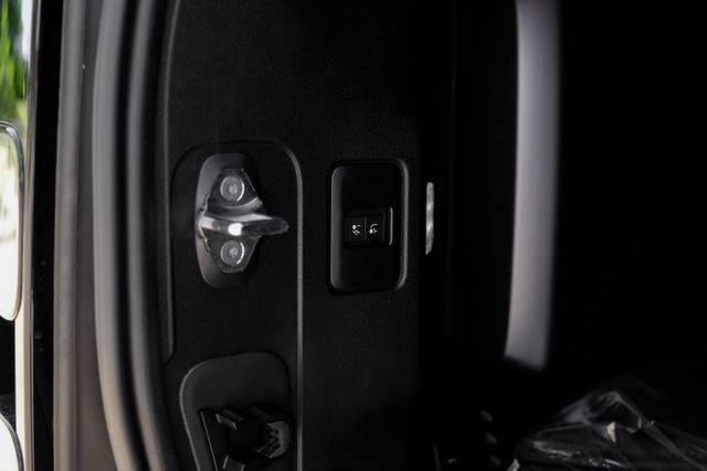 New 2026 Land Rover Defender 110 OCTA AWD/4WD image 67