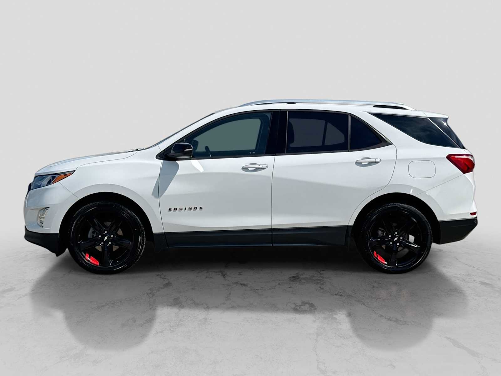 Used 2020 Chevrolet Equinox Premier w/ Premier Redline Edition FWD image 3