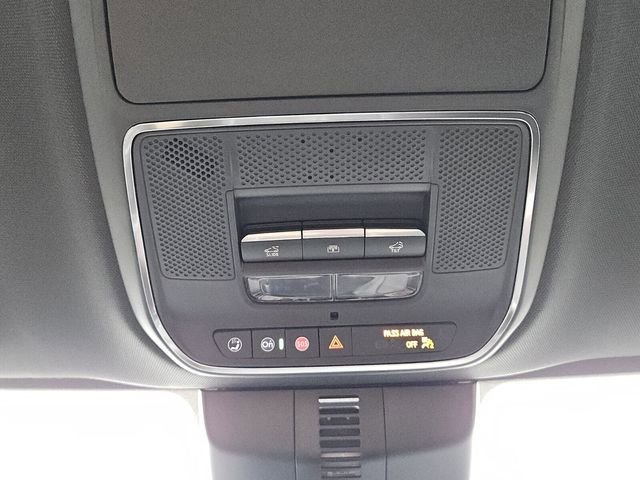 Used 2024 Chevrolet Traverse RS FWD image 24