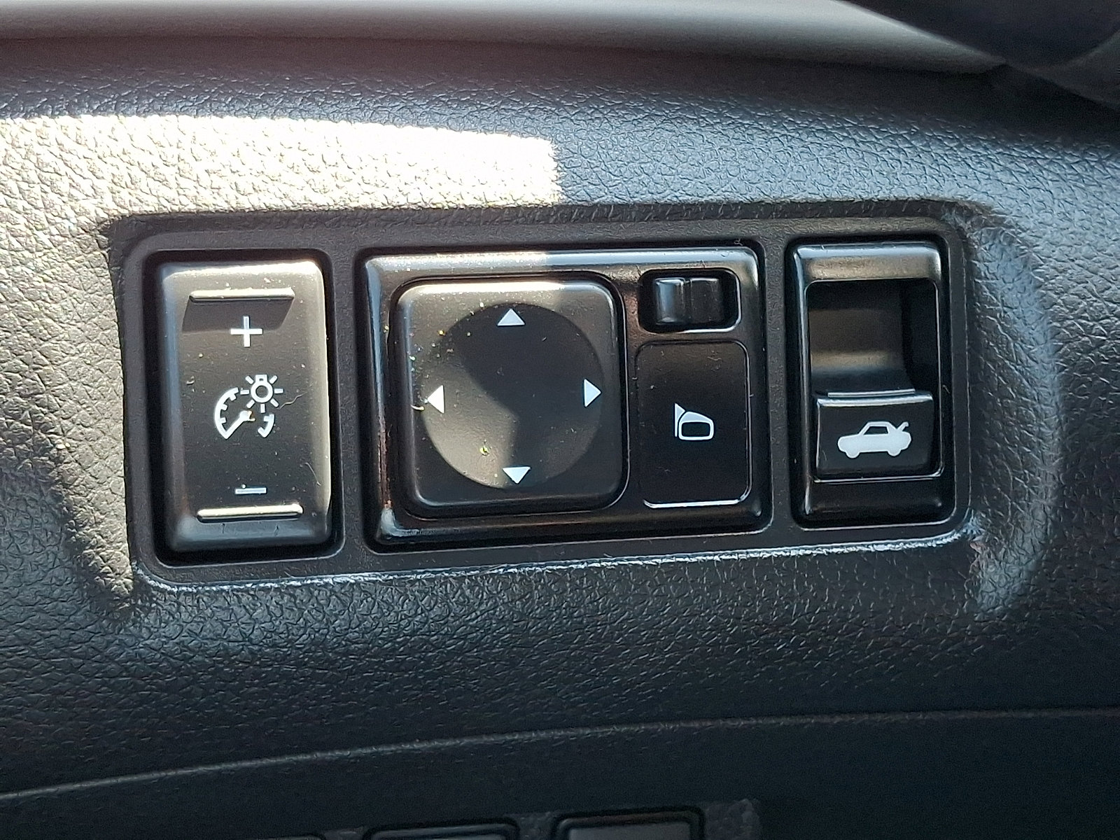 Used 2019 Nissan Sentra SR FWD image 25