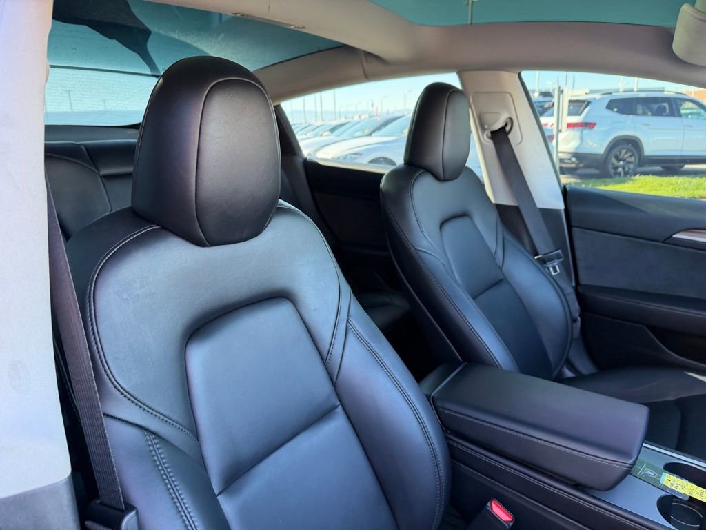 Used 2023 Tesla Model 3 Standard Range image 17