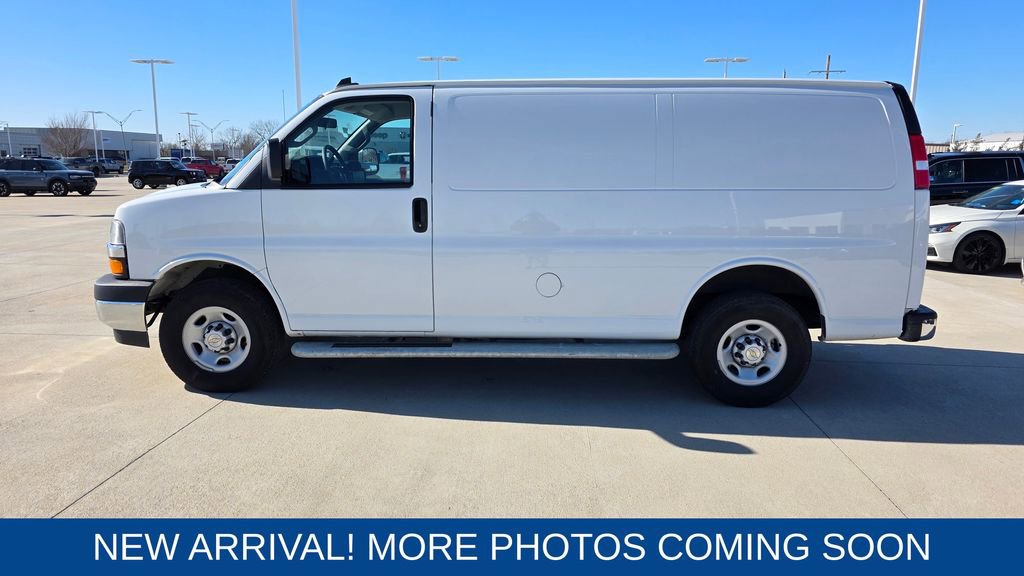 Used 2024 Chevrolet Express 2500 Work Van w/ Driver Convenience Package video 2