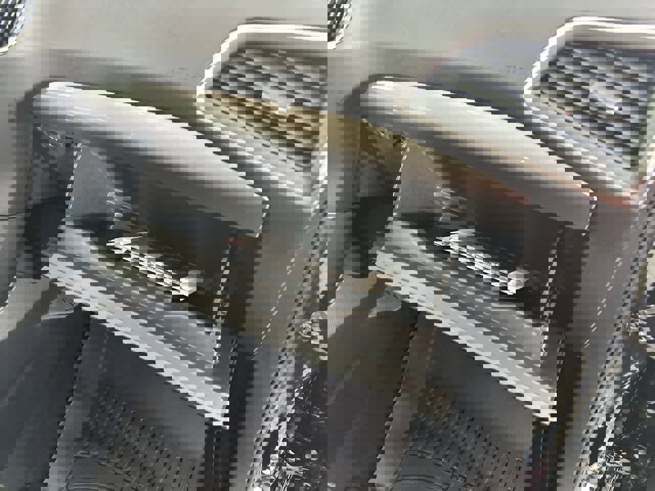 Used 2022 Ford Edge SE w/ Black Appearance Package image 23