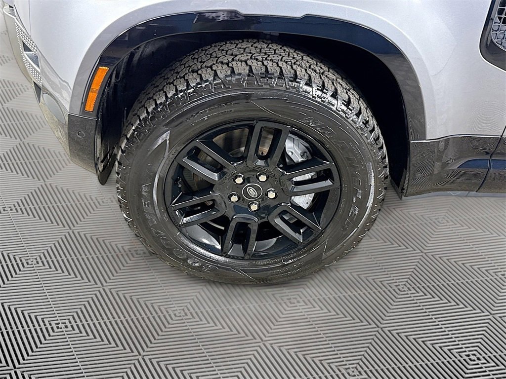 Used 2022 Land Rover Defender 90 X-Dynamic S image 35