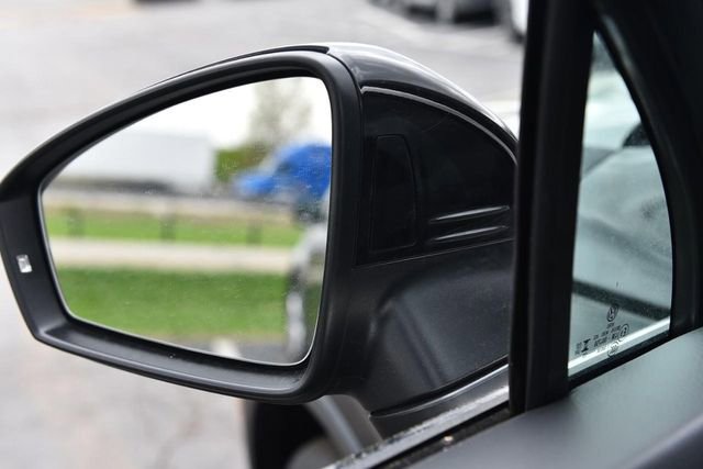 Certified 2023 Volkswagen Tiguan SE w/ Panoramic Sunroof Package image 9