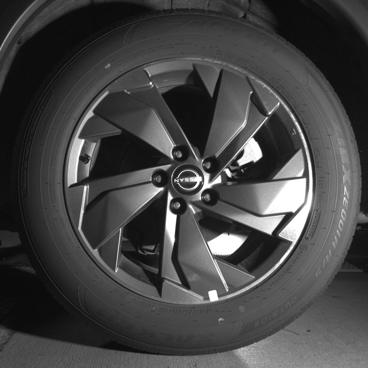 Used 2025 Nissan Rogue SV FWD image 14