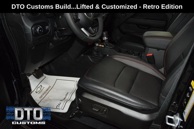 Used 2025 Jeep Wrangler Unlimited Rubicon w/ Convenience Group AWD/4WD image 43