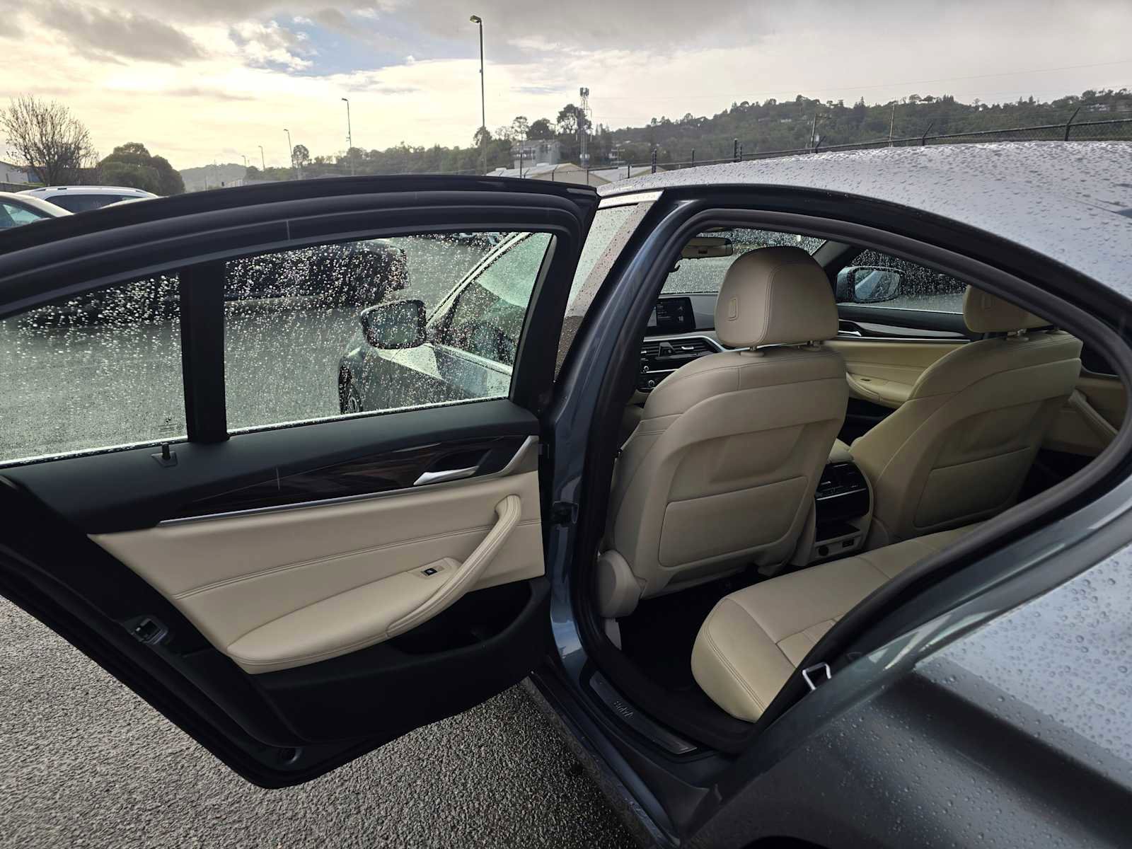 Used 2020 BMW 530i w/ Convenience Package image 17