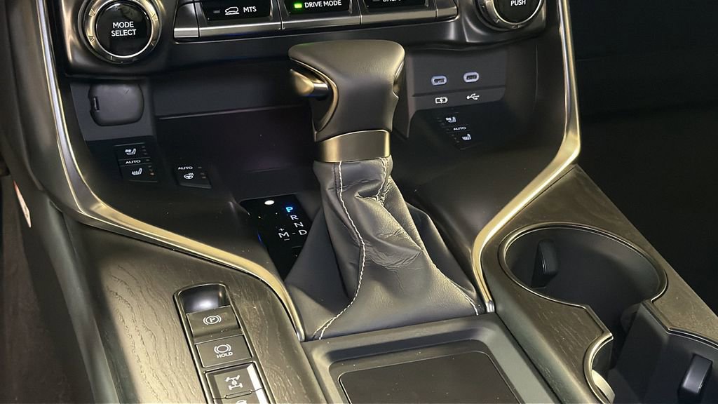 New 2026 Lexus LX 600 4WD w/ Luxury Package image 21