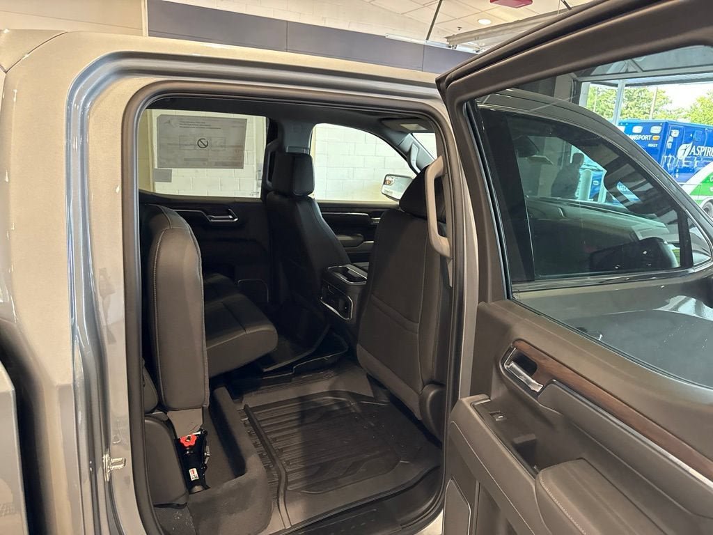 New 2026 GMC Sierra 1500 SLT AWD/4WD image 17