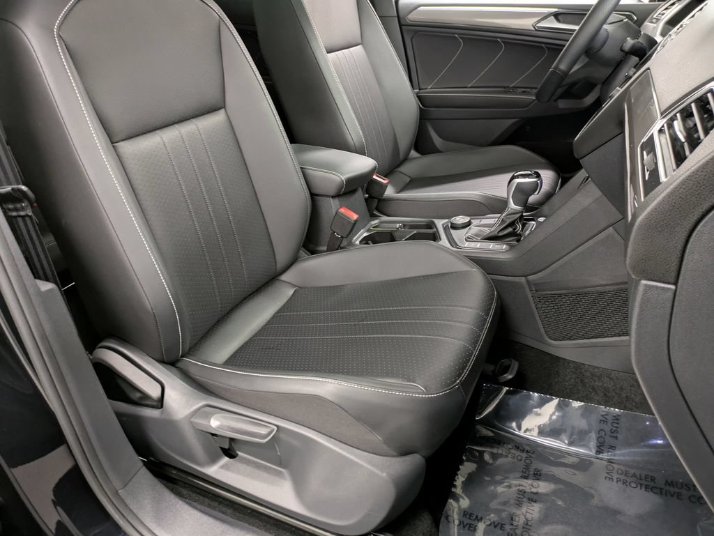 Used 2023 Volkswagen Tiguan SE R-Line AWD/4WD image 29