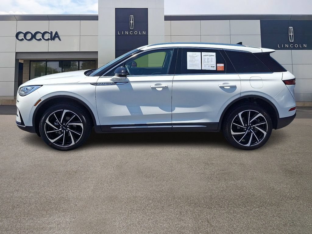 Used 2023 Lincoln Corsair Reserve w/ Equipment Group 201A AWD/4WD image 7