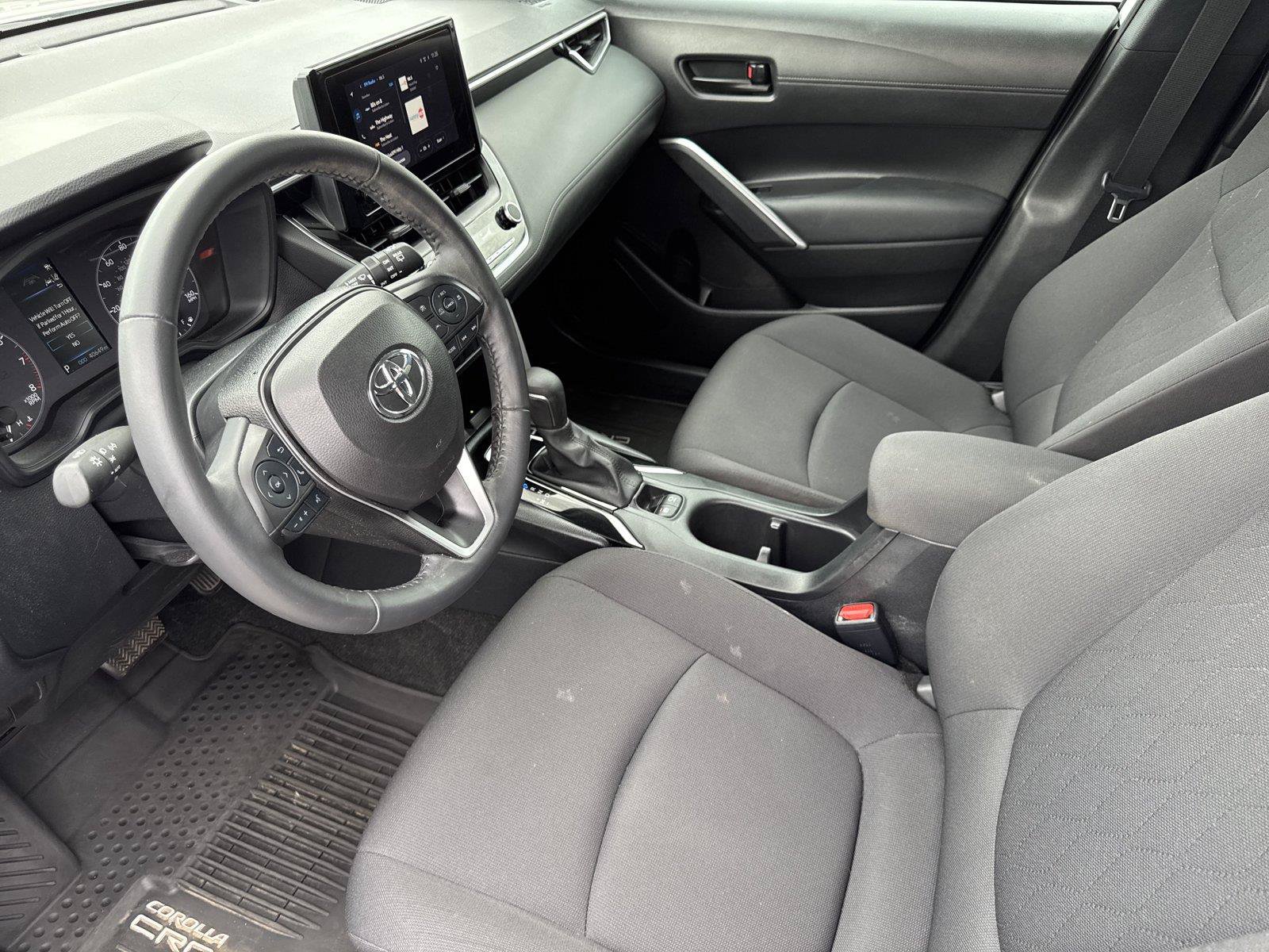 Used 2024 Toyota Corolla Cross LE FWD image 9