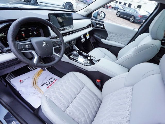 New 2026 Mitsubishi Outlander SEL AWD/4WD image 17