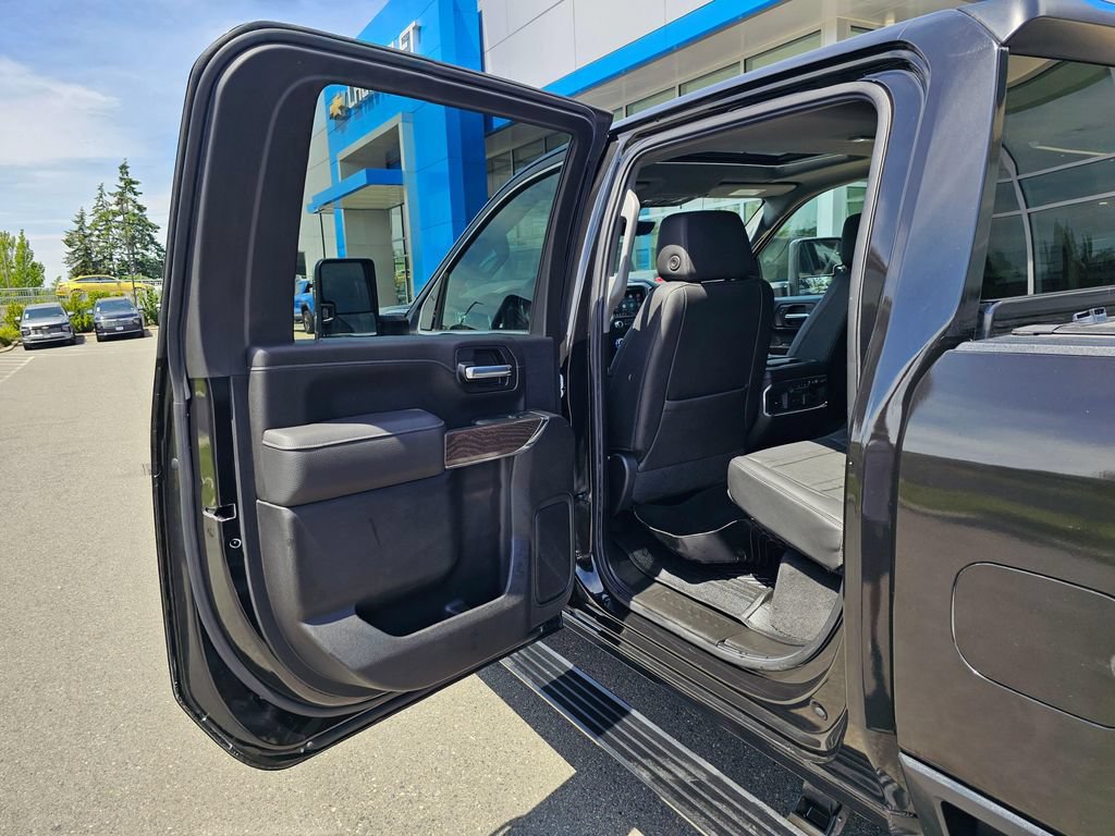 Used 2021 GMC Sierra 3500 Denali w/ Denali Ultimate Package AWD/4WD image 17